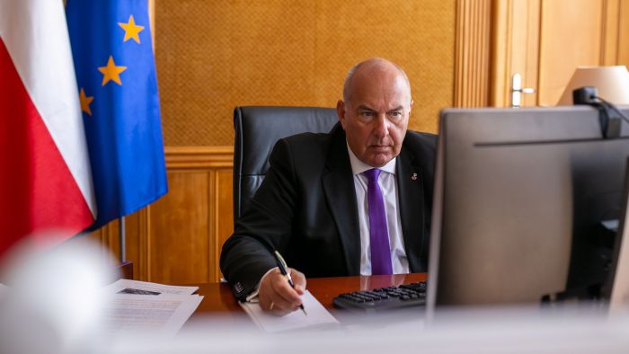 koscinski, dymisja, ministerstwo, finansow,