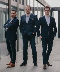 Krzysztof Szyszka – prezes zarządu, Adam Lewkowicz, wiceprezes zarządu i Tomasz Pakulski, członek zarządu Vercom SA: Pandemia koronawirusa w krótkim czasie przyspieszyła rozwój e-commerce o kilka lat