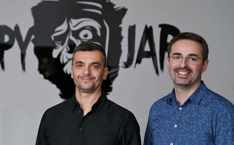 CreepyJar, czat, inwestorski