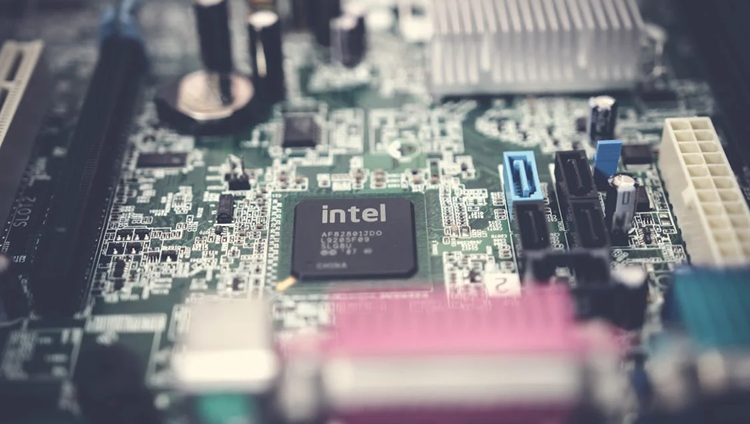 intel, wstrzymal, budowe, fabryk, polprzewodnikow