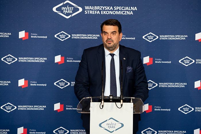 tomczyk, ministerstwo, rozwoju, rezygnacja, adera, deweloperzy