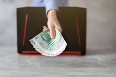 Płace w Polsce rosną wolniej niż oczekiwano. GUS: 6,1 proc. w lutym