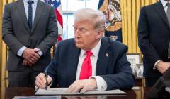Tesla znów zawodzi, Trump nakłada sankcje na Rosnieft i Łukoil