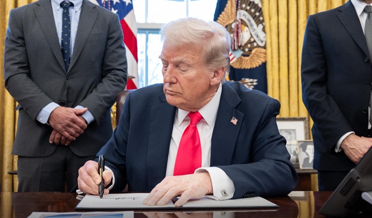 Trump, zmienił, zdanie, ceł, na, Kanadę, Meksyk, Chin