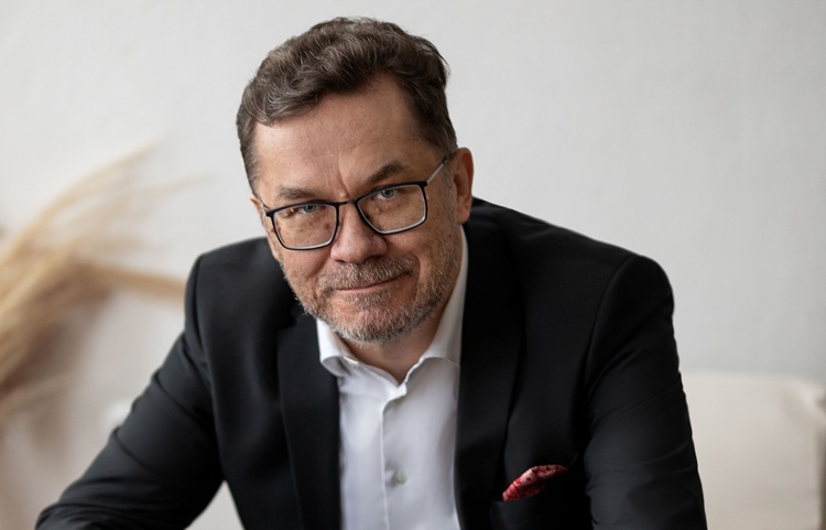 One2tribe, dołączył, do, Francusko-Polskiej, Izby, Gospodarczej, akcje, 